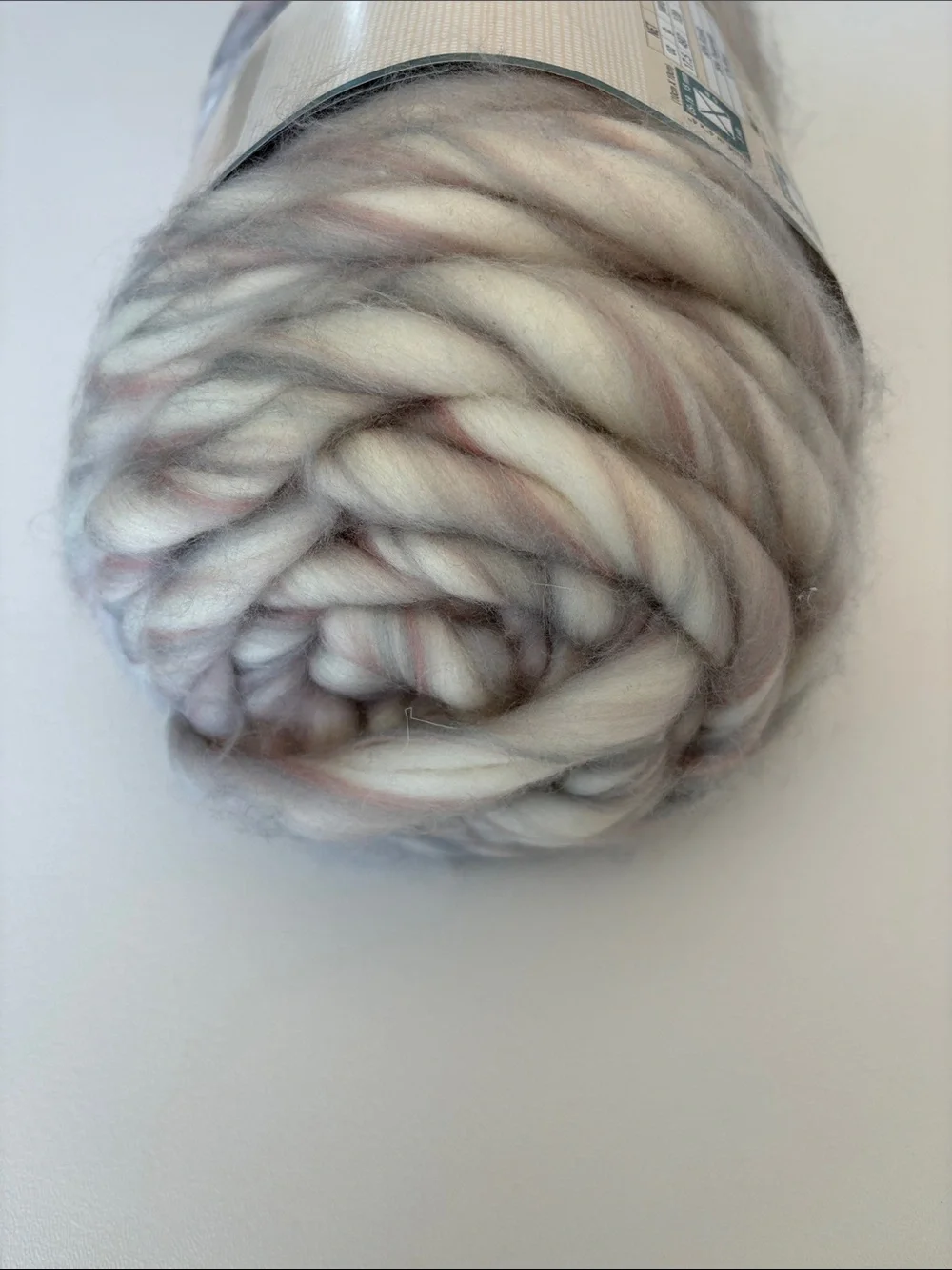 NWT Yarn Bee Chunky Spiral Wool Blend Yarn Skein in Bring Me Petals 120 Yards
